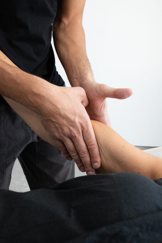 Physio Dubai and Holistic Healing: A Modern Wellness Approach